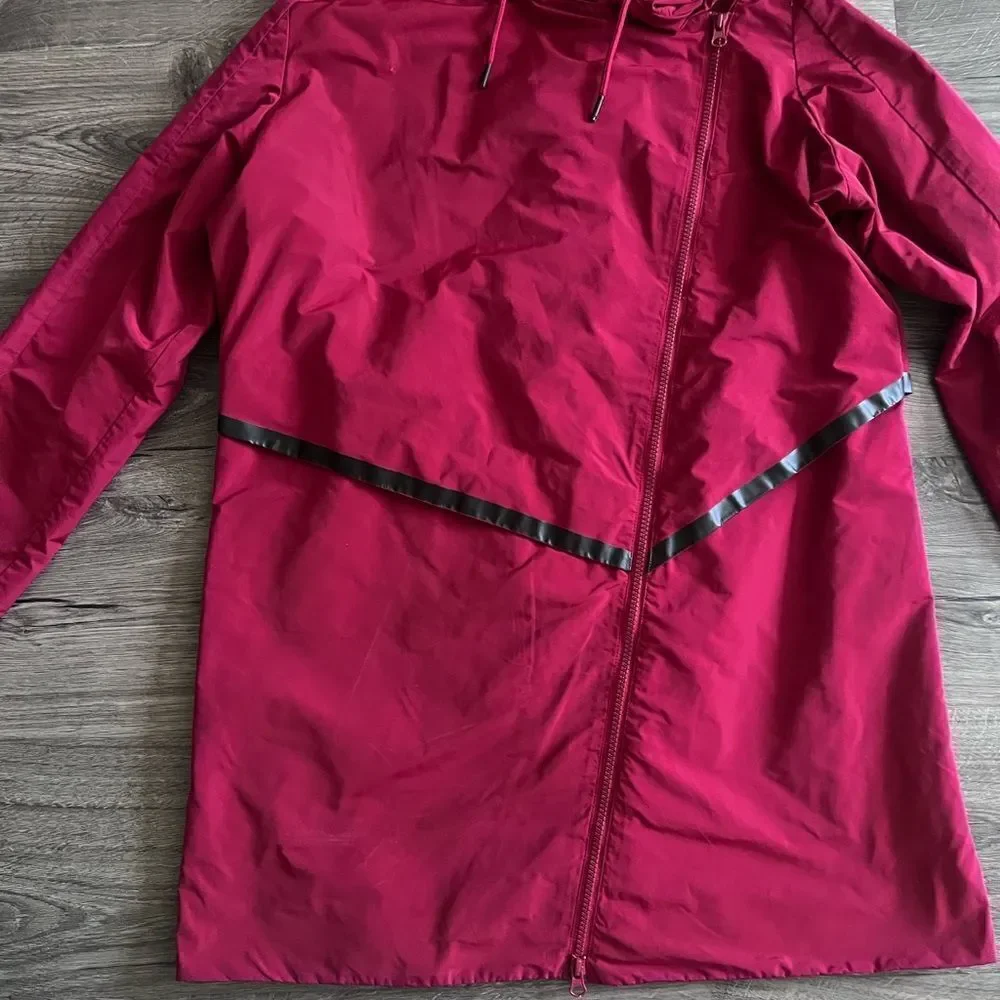 Nike Womens Waterproof Asymmetric Zip Tech Jacket Coat w/Hood Maroon 804032 Sz M